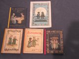 plusieurs livres pour enfants sont alignés sur une table
