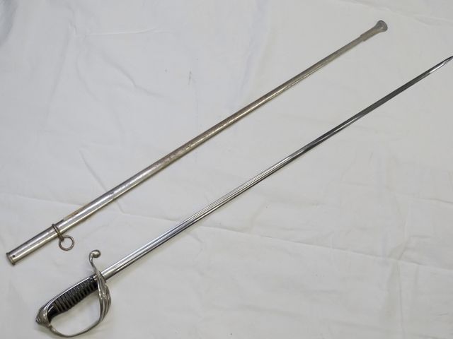 CAT D : Sabre 1882 en bel état - absence filagramme sur la poigne...