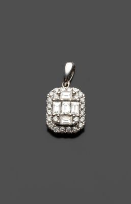 un pendentif en or blanc et diamants