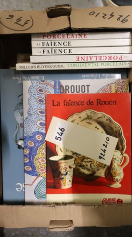 Lot de livres sur la faîence et la porcelaine. Reconnaître les or...