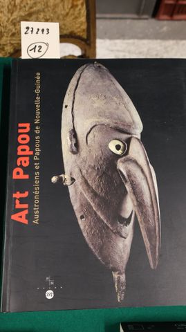 Art Papou: Austronésiens et Papous de Nouvelle-Guinée. Musée de M...