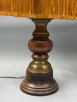 Deux lampes en bois avec abat jour. (photo 3)