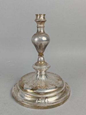 bougeoir plaqué argent surmonté de deux bougies