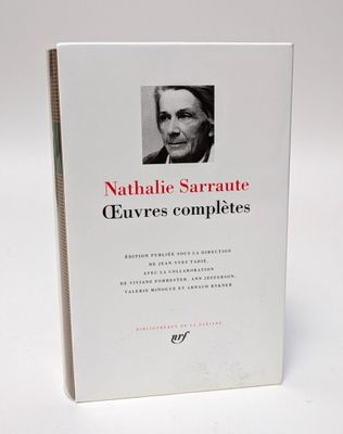 l'image d'un livre sur lequel figure la photo d'une femme