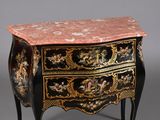 une image d'une petite commode avec un plateau en marbre