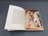 un livre ouvert avec la photo d'un homme et d'une femme