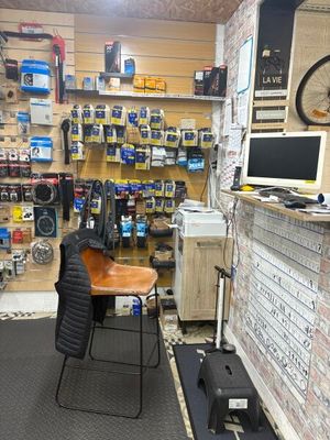 Chaise haute genre bar tubulaire métallique noire assise imi…