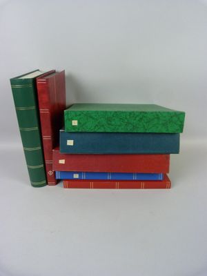 8 Albums de timbres neuf et oblitérés, divers pays dont EURO…
