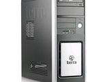 un ordinateur de bureau sur lequel est posé un disque dur