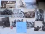 une table avec un tas de vieilles photos dessus