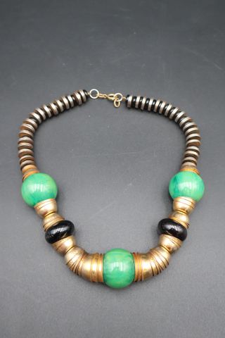Collier articulé pierre vertes, noires et dorées