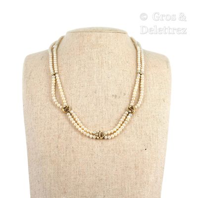 a close up of a necklace on a mannequin mannequin mannequin mannequin mannequin mannequin mannequin mannequin