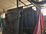 many pieces of metal that are stacked on top of each other