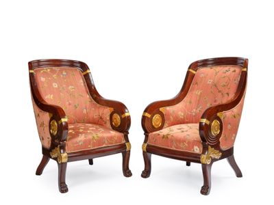 paire de fauteuils français du XIXe siècle, de style Louis XVI, à la manière de Louis II