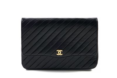 chanel black quilted leather wallet