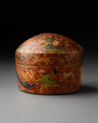 Vers 1900. BOITE couverte de section circulaire …