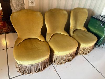 SÉRIE de 3 chauffeuses en tissu jaune. - Photo 1