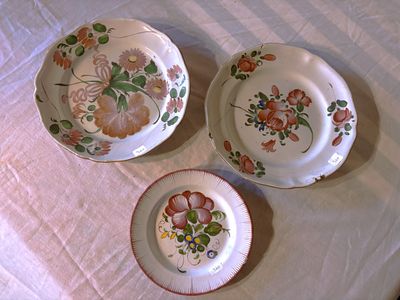 2 Plats en faïence de l’est + 1 assiette - Photo 1