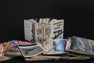 Venner, Dominique, Le Livres des Armes, 5 tomes, et revues d…