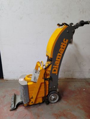 Décolleuse de revêtement de sol DIAMATIC l. 305 mm