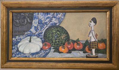 un tableau représentant une femme debout à côté d'un bol de fruits