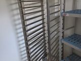 an image of a metal rack in a kitchen