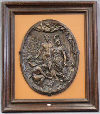 Grand médaillon oval en bronze à décor en haut relief représ…