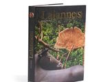 une image représentant un livre sur lequel figurent un cerf et une feuille