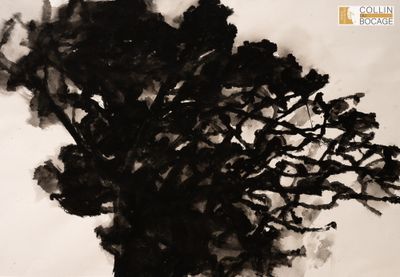 une peinture en noir et blanc représentant un arbre dans un vase