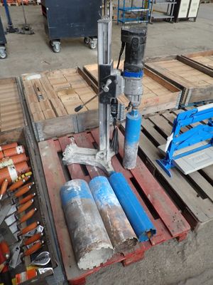 a machine that is sitting on a pallet in a warehouse