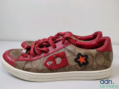 baskets basses Coach avec écusson en forme d'étoile, couleur kaki / rouge