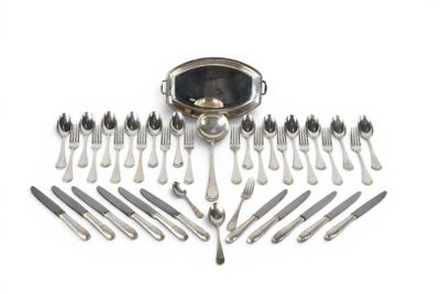 a lot of forks and spoons that are arranged in the shape of a heart