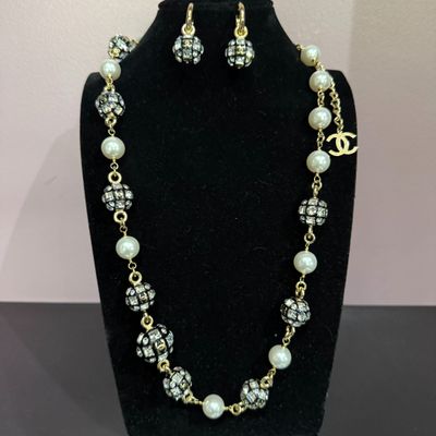 Parure CHANEL CC chaine boulles cristal et perles collier sa…