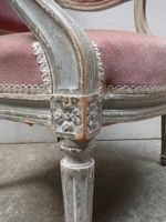 Fauteuil en bois sculpté et laqué, à dossier droit dit "à la… (photo 3)
