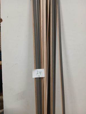 Lot de 20 tasseaux en bois brut, longueur 2,70 m, neufs.