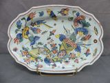 l'image d'une assiette décorative ornée de fleurs et d'oiseaux