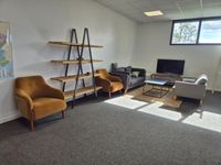 Ensemble de mobilier comprenant 2 fauteuils bergères, 1 étag…