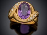 une bague en améthorate et diamants