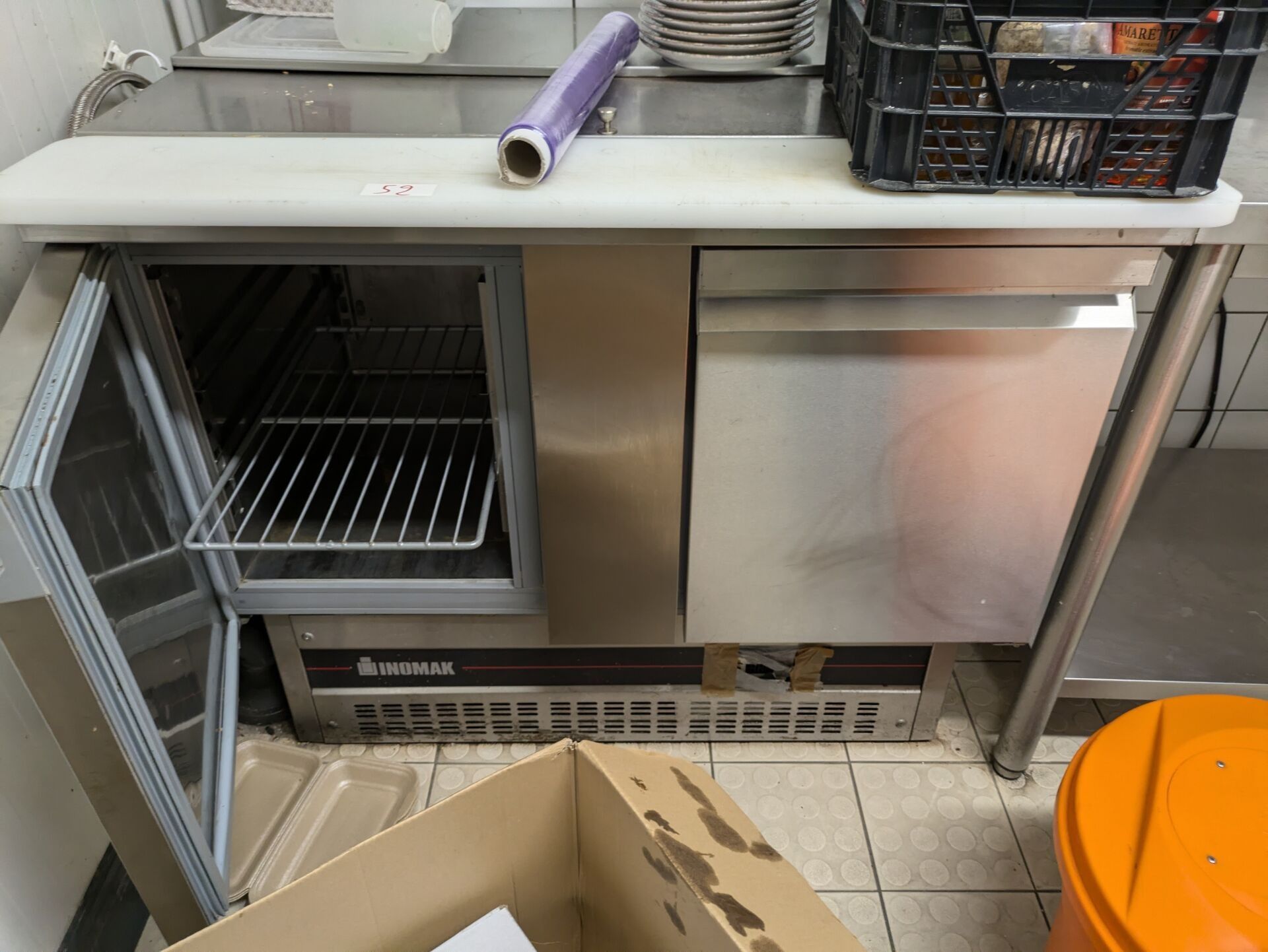 Tour réfrigéré en inox avec saladette et plateau en Polydur,…