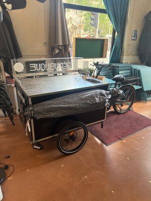 Un vélo cargo électrique, vendu sur désignation à la requête d'un orga - Photo 1