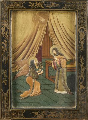 un vieux tableau représentant une femme et un enfant dans une pièce