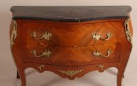 Commode sauteuse de forme galbée toutes faces, en bois de pl… (photo 3)