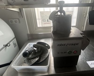 a machine that is sitting on a counter in a kitchen