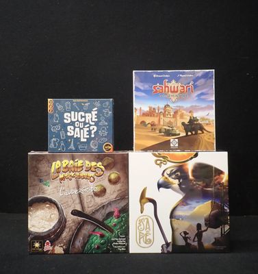 trois livres qui se trouvent l'un à côté de l'autre