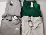 trois paires de pantalons de survêtement pour homme et une paire de pantalon de survêtement