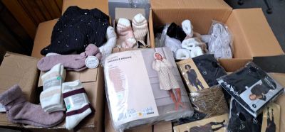 66 / 1 palette de 60 kg de textiles ACTION (chaussette…