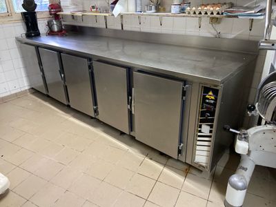 Tour pâtissier HS pour pièces Vente à l'Hôtel des ventes - S…