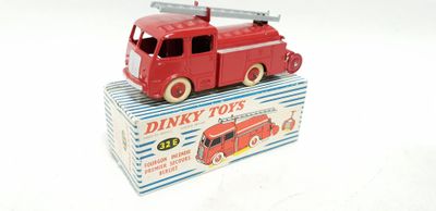 DINKY FRANCE réf 32E Berliet GLA premier secours, variante d…