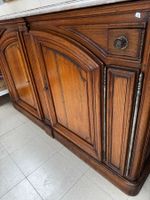 MAILLEFERT Buffet de chasse en chêne, plateau de marbre brêc… (photo 3)