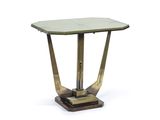 une image d'une petite table avec un plateau en verre sur un fond blanc